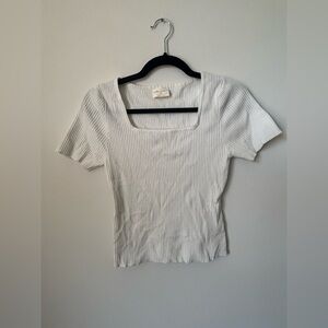 Elegant White Ribbed Short Sleeve Top